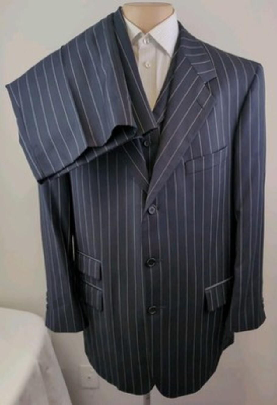 Balfour Bespoke Mens Black Stripe Surgeon Cuff 3 Piece Suit Size 44L - W36 X 29